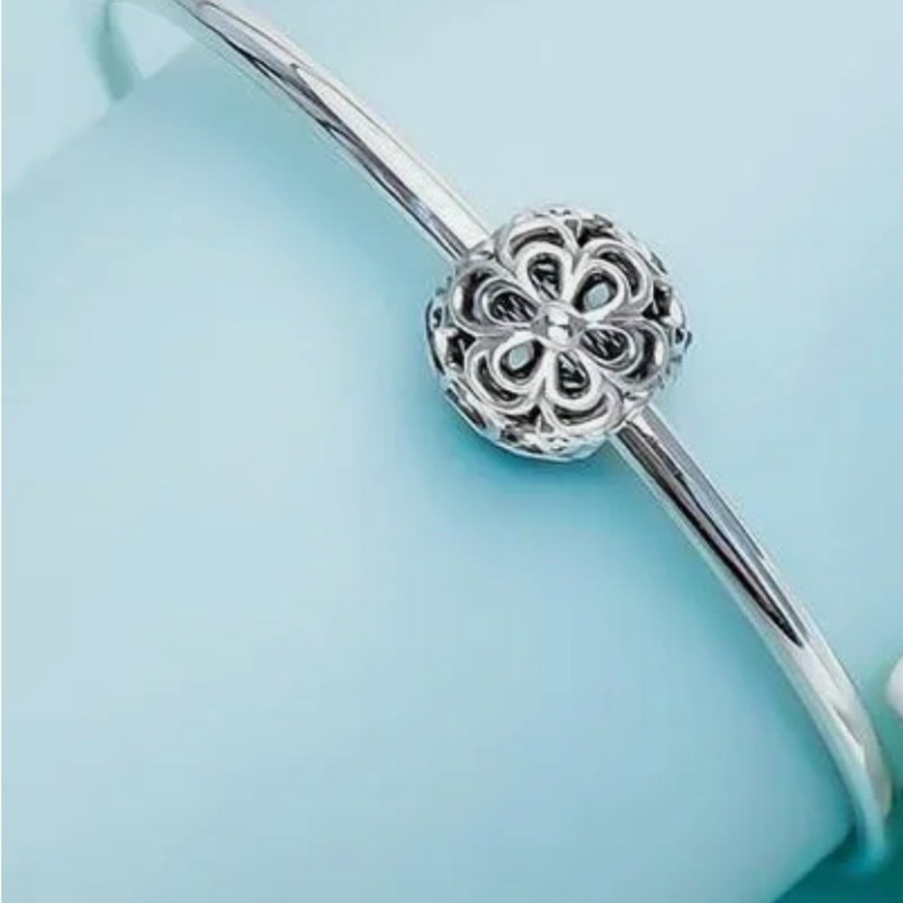 Pandora Picking Daisies Charm in Silver